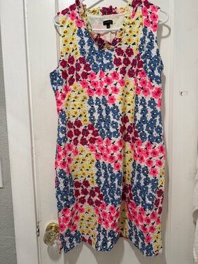 Talbots Sleeveless eyelet Floral Shift Dress in Blue, Pink & Yellow